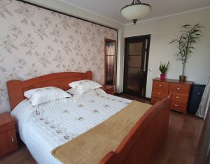 Apartament cu 3 camere, ultrafinisat, gradina 60mp, Sesul de Sus