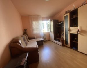 Sale apartment 4 rooms in Cluj-napoca, zone Manastur