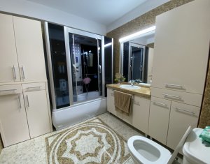 Apartament 3 camere, 64mp+terasa 5mp, et intermediar, parcare, Marasti