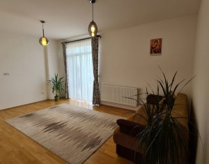 Apartament cu 3 camere, etaj intermediar, parcare, Sopor, Mega Image