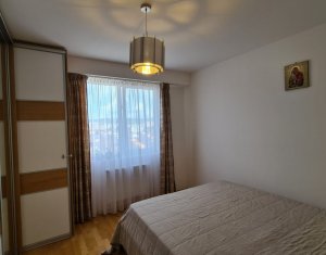 Apartament cu 3 camere, etaj intermediar, parcare, Sopor, Mega Image