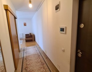 Apartament cu 3 camere, etaj intermediar, parcare, Sopor, Mega Image