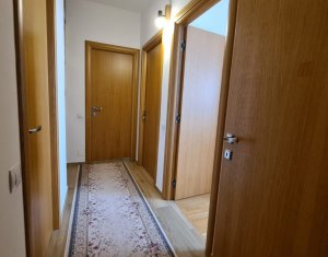 Apartament cu 3 camere, etaj intermediar, parcare, Sopor, Mega Image