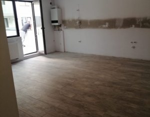 Apartament cu trei camere camere, finisat, terasa 98 mp, Sub Cetate