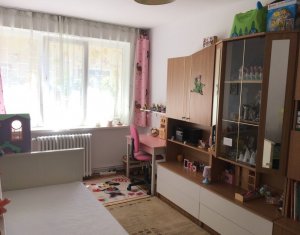 Apartament 3 camere de vanzare in Grigorescu, zona scoala Ghibu