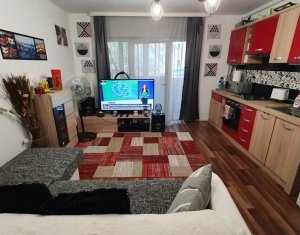 Apartament cu trei camere, finisat modern, strada Eroilor, Floresti