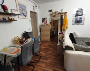 Apartament cu trei camere, finisat modern, strada Eroilor, Floresti