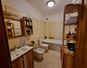 Apartament 3 camere, semidecomandat, bloc nou, 2 garaje, Donath Park