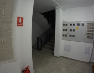 Appartement 3 chambres à vendre dans Cluj-napoca, zone Sopor