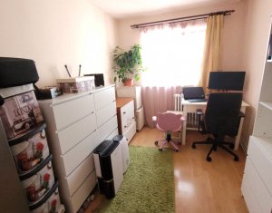 Appartement 4 chambres à vendre dans Cluj-napoca, zone Manastur