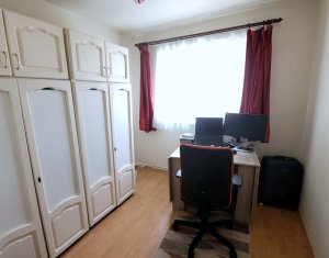 Appartement 4 chambres à vendre dans Cluj-napoca, zone Manastur