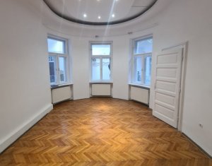 Appartement 4 chambres à vendre dans Cluj-napoca, zone Centru