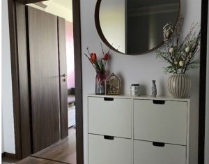 Apartament 3 camere, 82mp totali, modern, garaj, zona Vivo