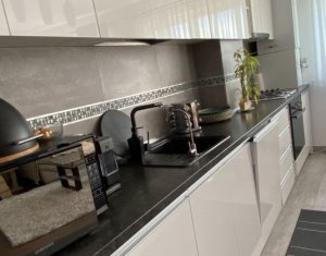 Apartament 3 camere, 82mp totali, modern, garaj, zona Vivo