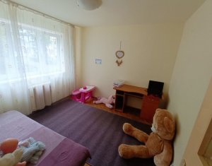 Apartament cu 3 camere, Manastur, zona Primaverii