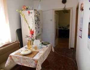 Vanzare apartament 3 camere, Manastur, etaj 3, zona Minerva