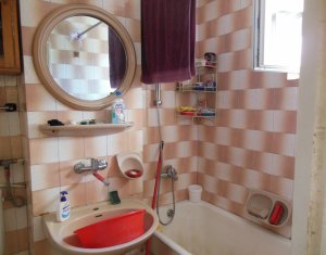 Vanzare apartament 3 camere, Manastur, etaj 3, zona Minerva