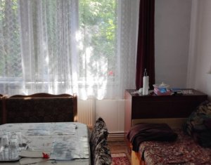 Apartament cu 3 camere semidecomandate, 57 mp utili, Centru