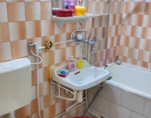 Apartament cu 3 camere semidecomandate, 57 mp utili, Centru