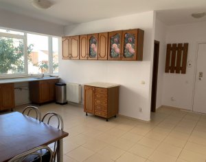 Apartament 3 camere, in vila, Andrei Muresanu, zona Grand Hotel Italia