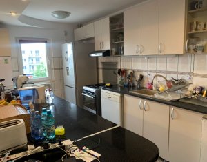 Appartement 4 chambres à vendre dans Cluj-napoca, zone Zorilor