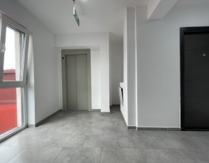 Apartament cu 2 camere la cheie, zona Horea, 39 mp, balcon, panorama