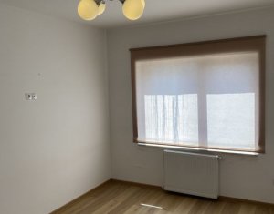 Apartament cu 3 camere in bloc tip vila, parcare, zona strazii Campului