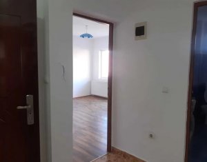 Apartament 2 camere decomandat, in vila, parcare, zona Hornbach