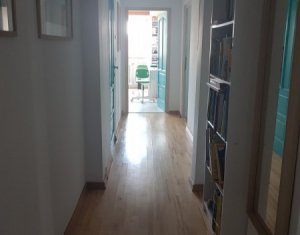 Appartement 3 chambres à vendre dans Cluj-napoca, zone Manastur