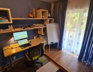 Appartement 4 chambres à vendre dans Cluj-napoca, zone Marasti