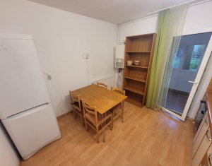 Apartament 3 camere, decomandat, 65 mp utili, finisat, boxa 12 mp, Manastur 