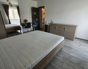 Apartament cu o camera, decomandat, finisat si mobilat, strada Porii