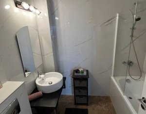 Appartement 3 chambres à vendre dans Cluj-napoca, zone Intre Lacuri