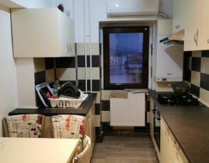 Apartament cu 3 camere, decomandat, Intre Lacuri