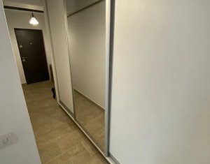 Apartament cu 2 camere, parcare subterana, la 10 minute de centru