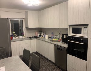 Appartement 4 chambres à vendre dans Cluj-napoca, zone Plopilor