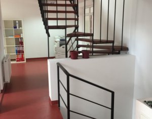 Appartement 4 chambres à vendre dans Cluj-napoca, zone Manastur