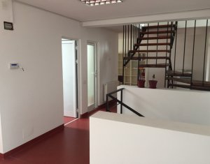 Appartement 4 chambres à vendre dans Cluj-napoca, zone Manastur