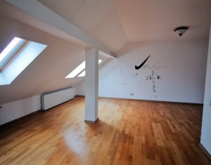 Appartement 3 chambres à vendre dans Cluj-napoca, zone Centru