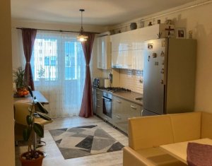 Apartment 3 rooms for sale in Floresti