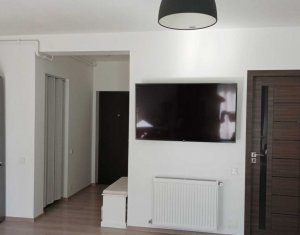 Apartament 3 camere, situat in Floresti, zona centrala