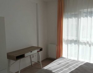 Apartament 3 camere, situat in Floresti, zona centrala