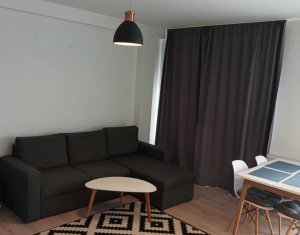 Apartament 3 camere, situat in Floresti, zona centrala