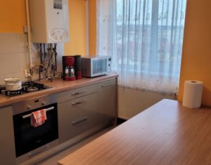 Apartament cu 3 camere, zona autogarii Beta