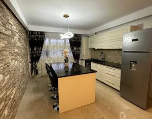 Vanzare apartament 3 camere in Baciu