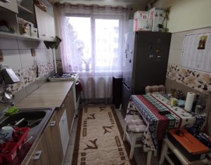 Apartament 2 camere, etaj intermediar, Grigorescu, zona Coloane