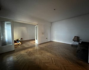 Apartament 105mp, Centru, in spate CEC Bank 