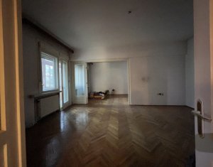 Apartament 105mp, Centru, in spate CEC Bank 