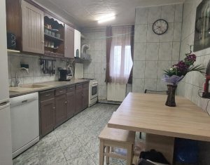 Apartament 3 camere, decomandat, 2 bai, 67 mp utili, Dambul Rotund