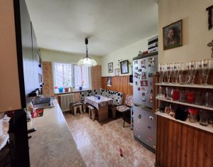 Apartament, 3 camere semidecomandate, 3 din 4, Manastur, str. Tazlau